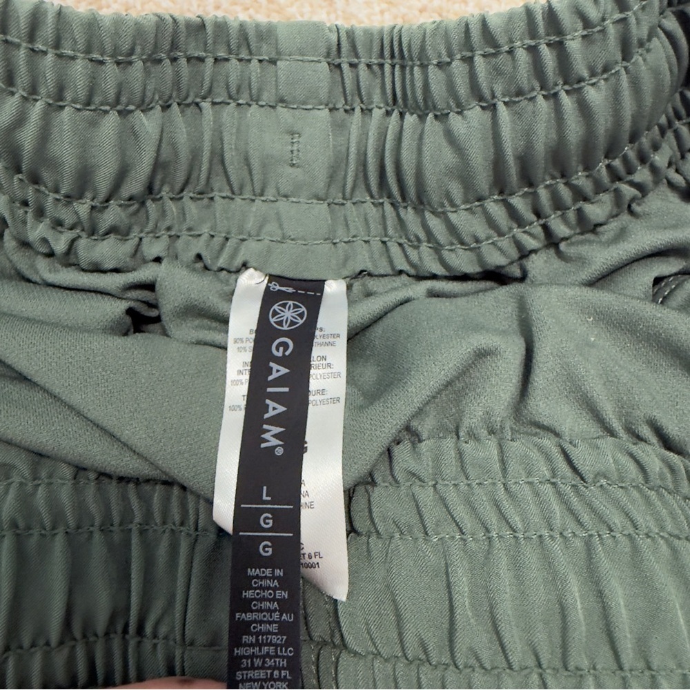 Gaiam Men’s Athletic Shorts Green Size Large Lined Drawstring Active - Picture 5 of 9